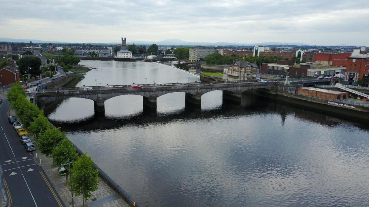 The Pier Hotel Limerick Junction Exterior foto